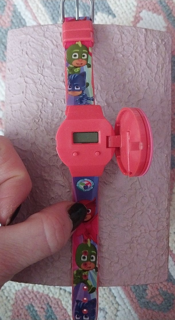 Renkli Kadın Kol Saati, Tokalı, Pop Kültür Temalı - Görsel 5