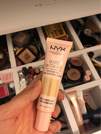 Nyx bare with me baz