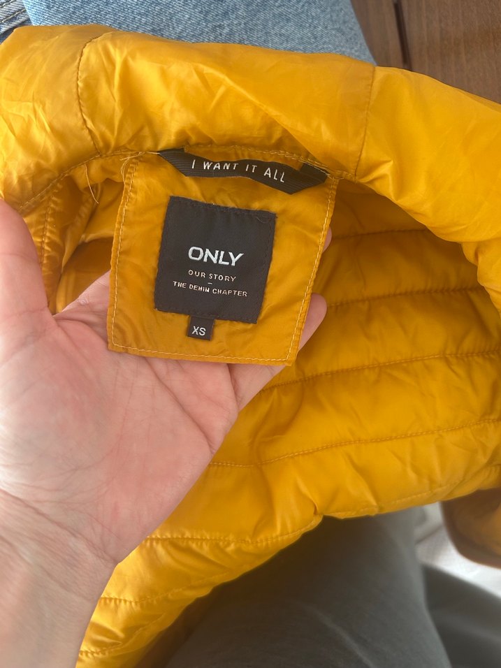 Sarı Fermuarlı Kolsuz Kadın Yeleği - Görsel 2