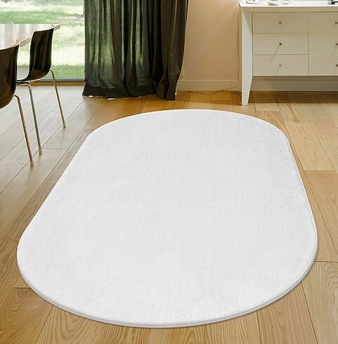 Beyaz Oval Post Peluş Halı