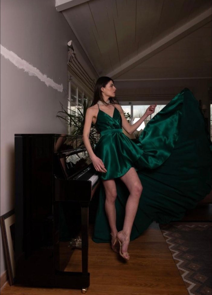 Uzun Koyu Yeşil Drapeli Straplez Elbise - Görsel 3