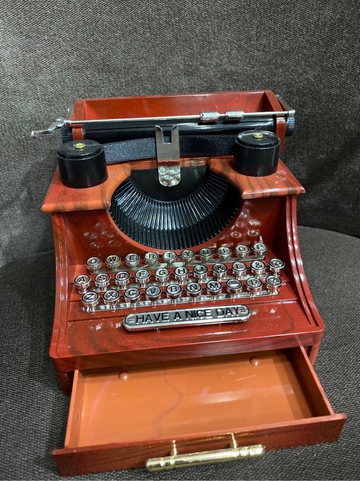 Kırmızı Retro  Tasarımlı Müzik kutusu - Görsel 2