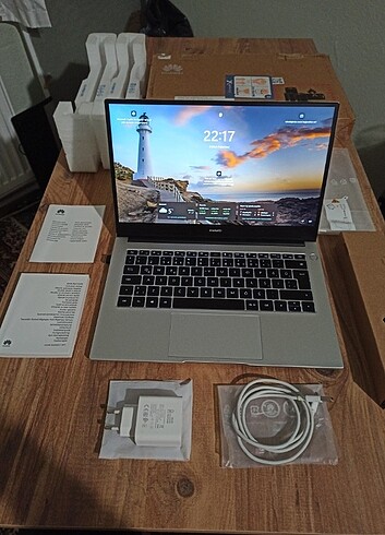 HUAWEİ MATEBOOK D14 KUTULU FATURALI SORUNSUZ LAPTOP