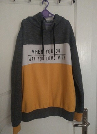 Sweetshirt