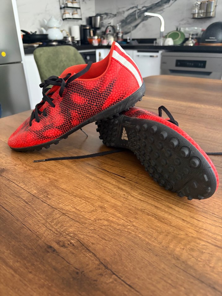 Adidas Gareth Bale Siyah Detaylı Kırmızı Bağcıklı Spor Ayakkabı — görsel 3/5