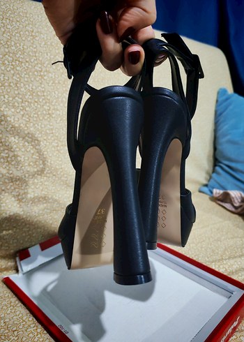 Siyah Tokalı Platform Topuklu Ayakkabı - Görsel 4