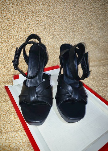 Siyah Tokalı Platform Topuklu Ayakkabı - Görsel 5