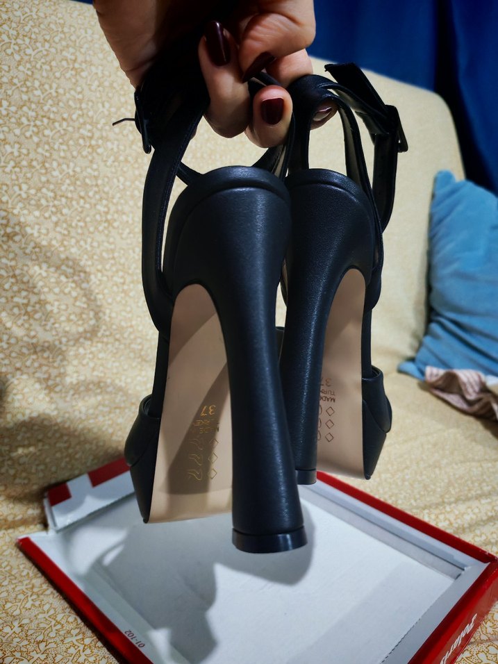 Siyah Tokalı Platform Topuklu Ayakkabı - Görsel 4