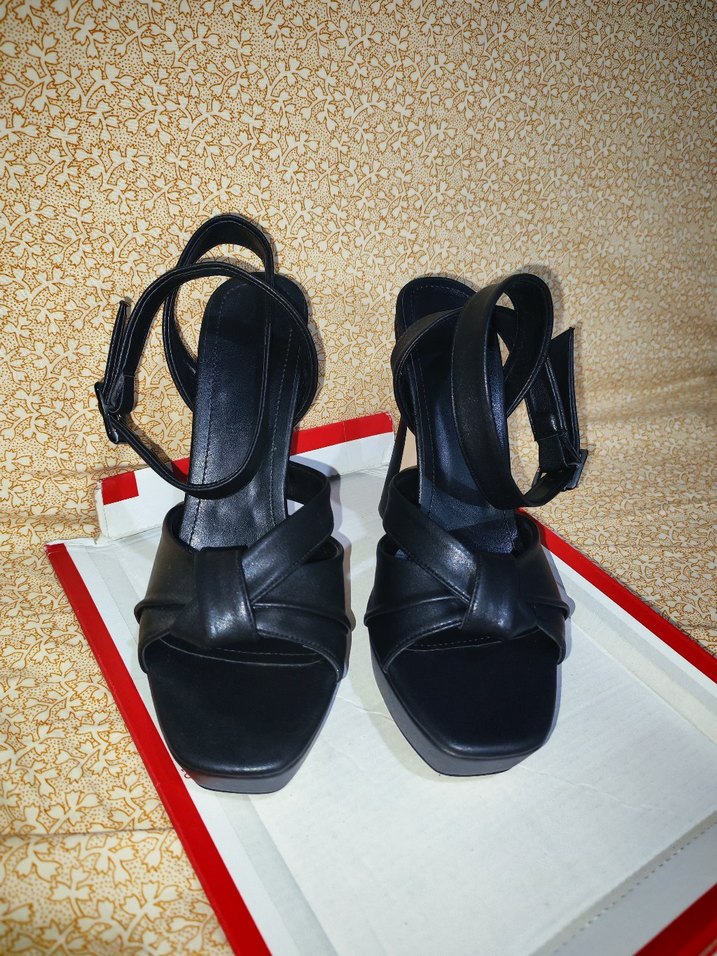 Siyah Tokalı Platform Topuklu Ayakkabı - Görsel 5