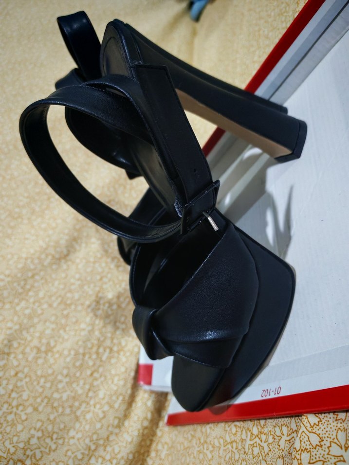 Siyah Tokalı Platform Topuklu Ayakkabı - Görsel 3