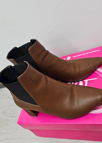 Kahverengi Deri Kadın Topuklu Bot - Görsel 3