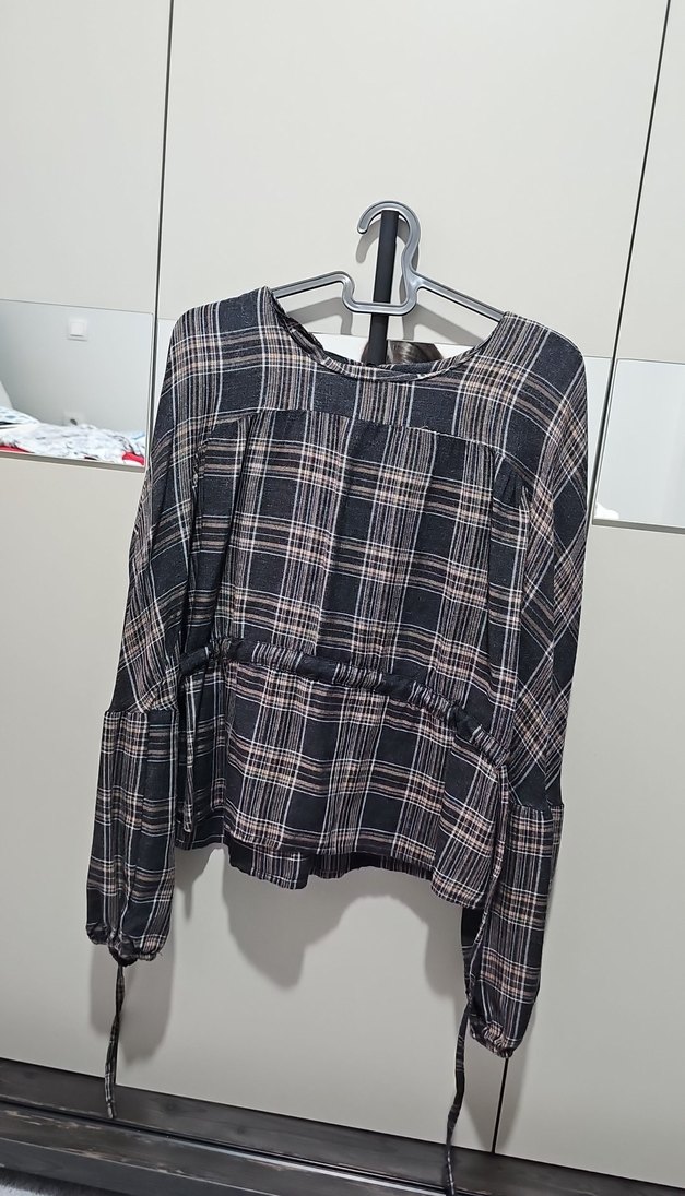 Ekose Desenli Pilili Gri Kadın Bluz - Görsel 2