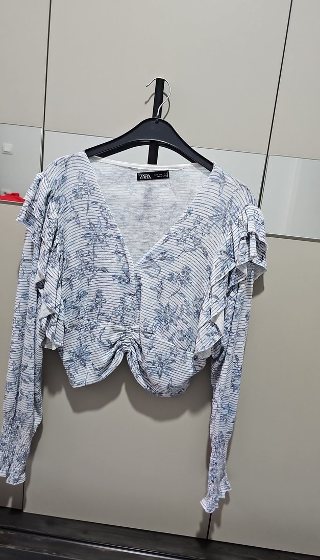 Gri V Yaka Fırfırlı Keten Kadın Bluz - Görsel 4