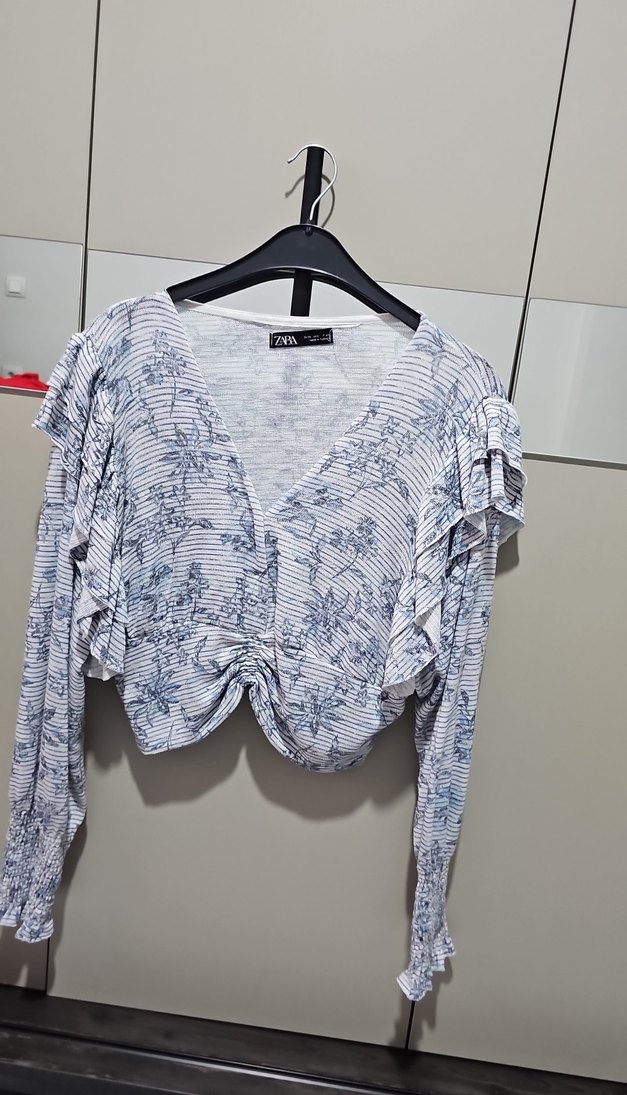 Gri V Yaka Fırfırlı Keten Kadın Bluz - Görsel 5