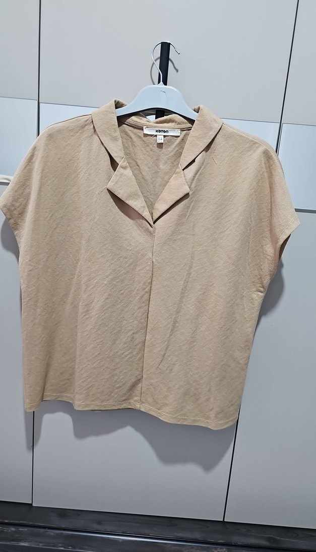 Bej Keten V Yaka Kısa Kollu Bluz - Görsel 2