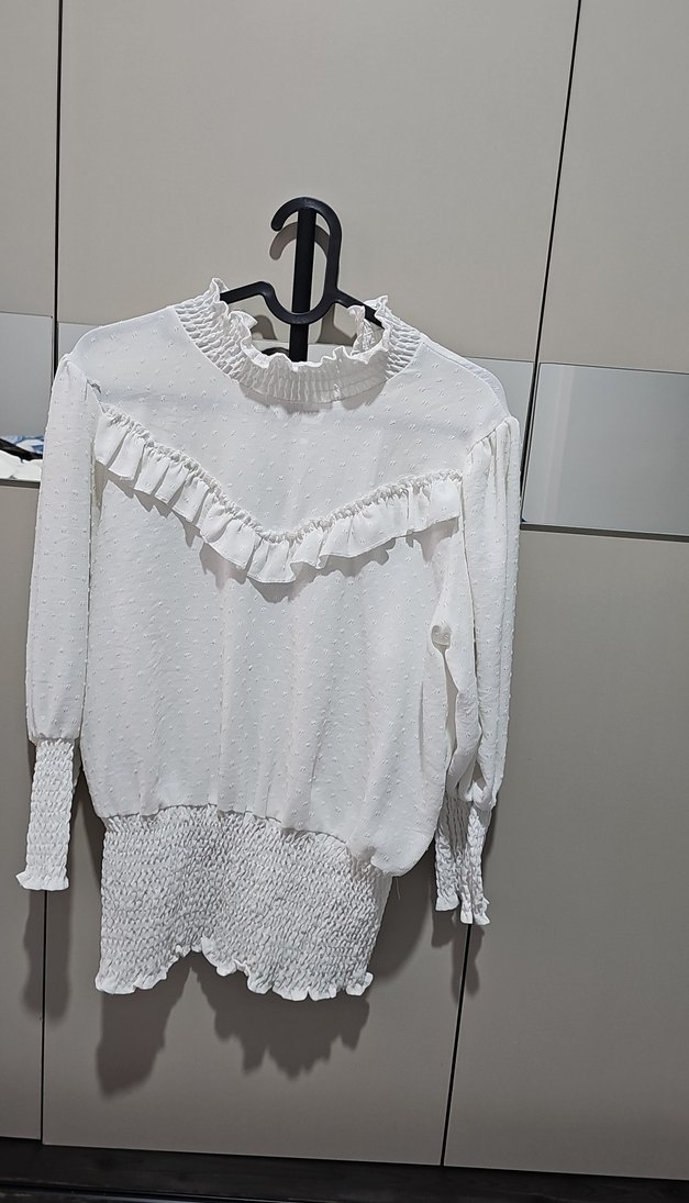 Fırfırlı Beyaz Keten Bluz - Görsel 2