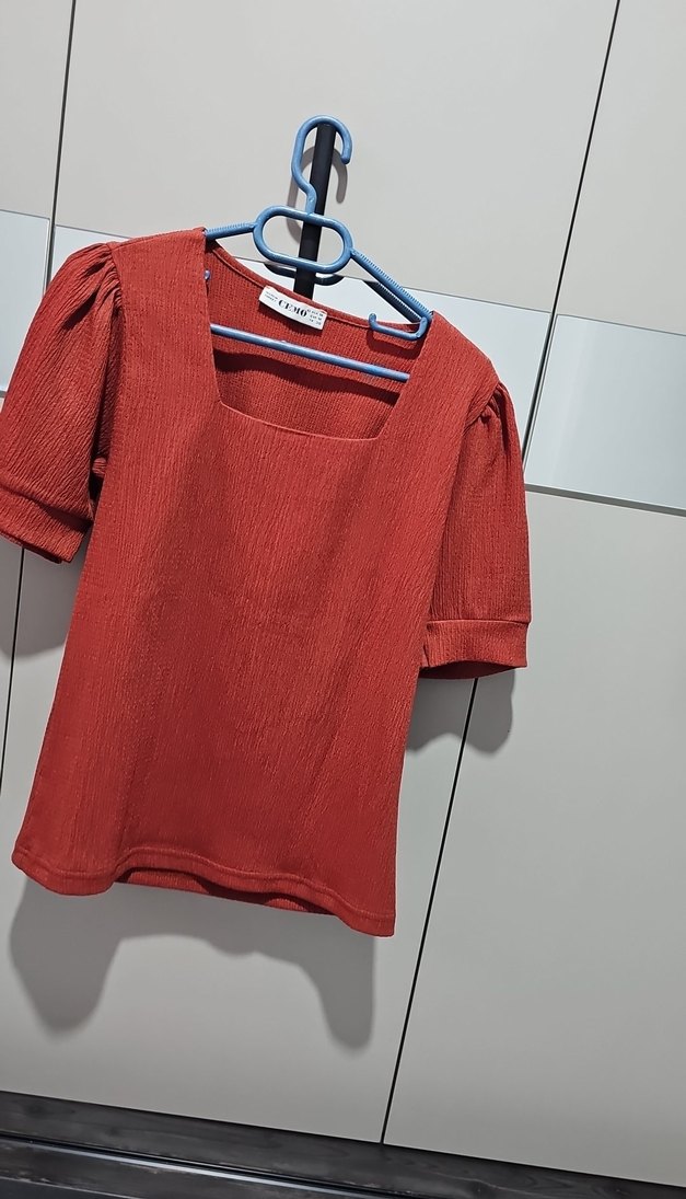 Kısa Kollu Kırmızı Kadın Bluz - Görsel 2