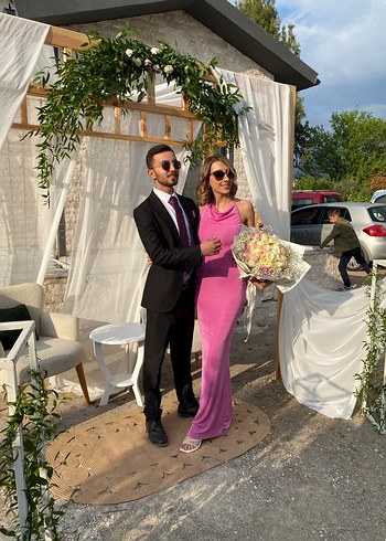 Millanın en güzel pembe elbisesi - Görsel 4