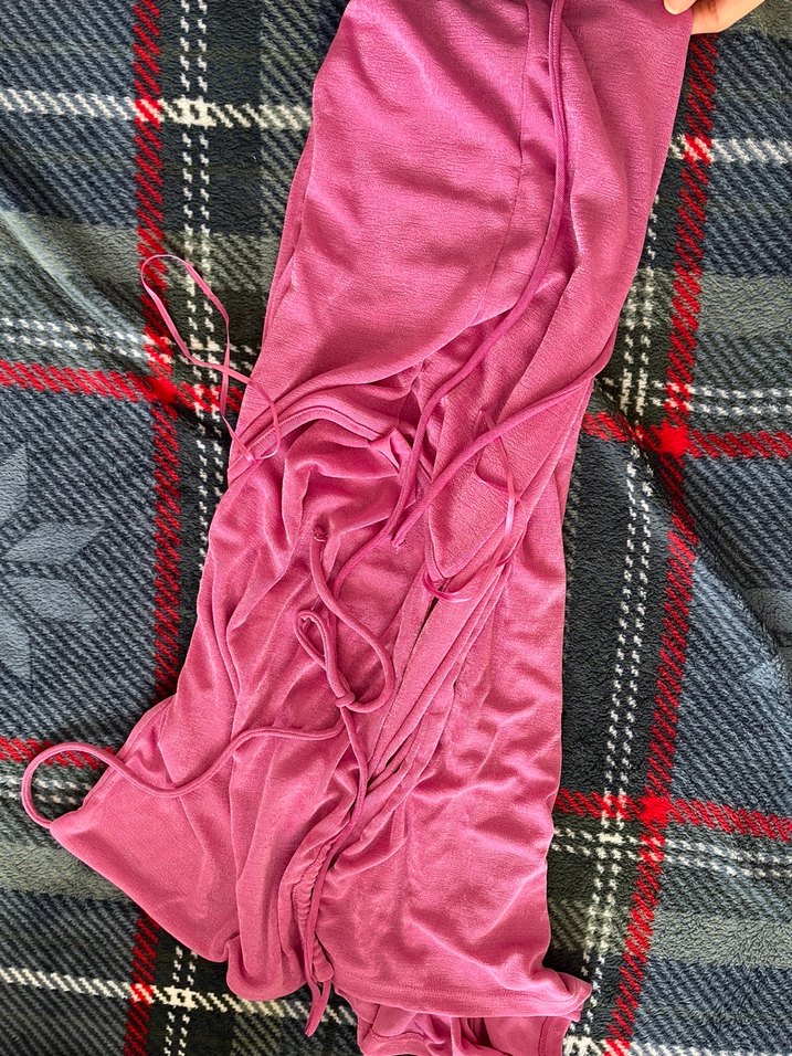 Millanın en güzel pembe elbisesi - Görsel 3