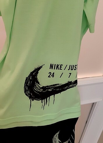 11-12 Yaş Beden siyah Renk Nike şortlu takım 