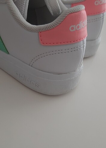 33 Beden beyaz Renk adidas spor atakkabı