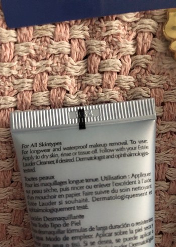 Estée Lauder Makyaj temizleyici ve Çiçek Desenli Makyaj Çantası - Görsel 3