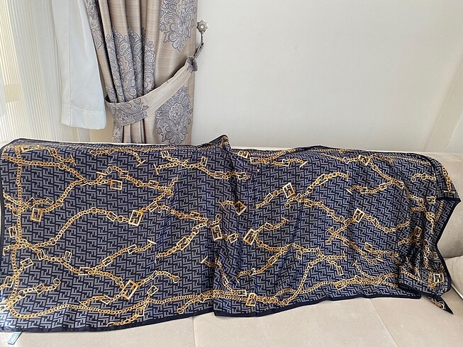 Fendi desen şal