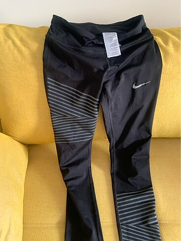 xs Beden Nike markadır orijinaldir
