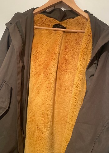 Kadın Zara Marca 42 bedene kadar olur içi kürklü ve kapşonlu - Görsel 3