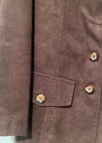 Düğmeli Kahverengi Süet Kadın Kaban bir veya iki defa kullanıldı - Görsel 3