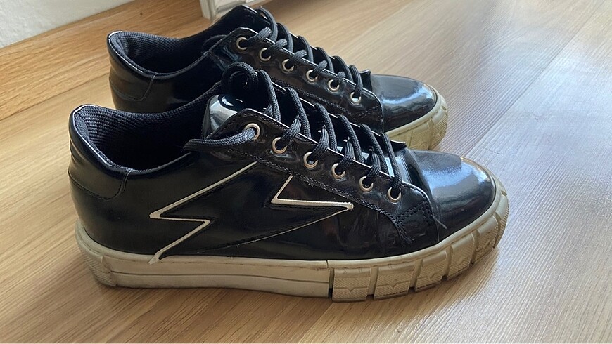 Shoes & More S&M markalı spor-şık ayakkabı