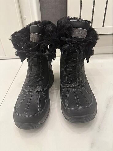 Clarks tüylü bot