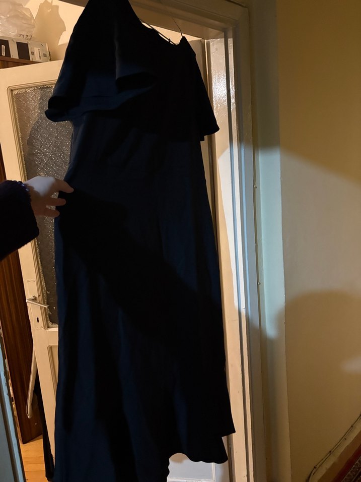 Büyük Beden Siyah Uzun Dökümlü Abiye Elbise - Görsel 4