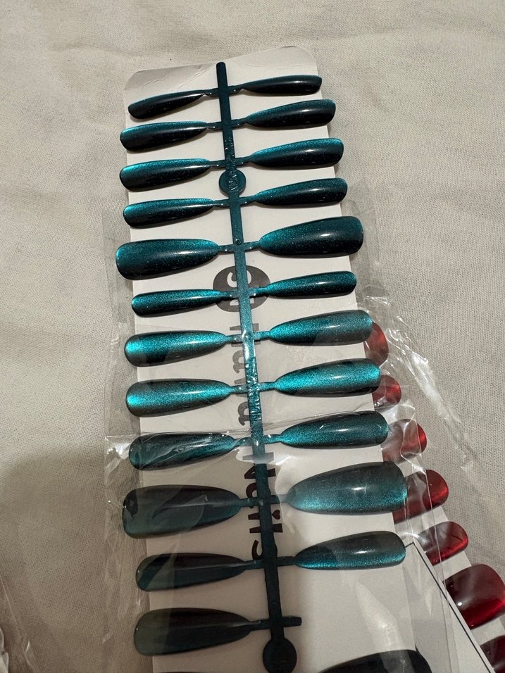 Çok Renkli Koyu Takma Tırnak Seti - Görsel 3