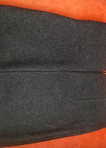 Zincir Detaylı Siyah Mini Etek - Görsel 3