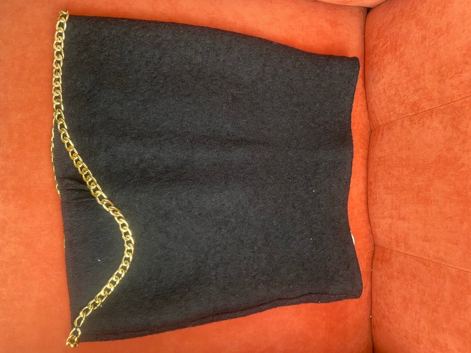 Zincir Detaylı Siyah Mini Etek - Görsel 2