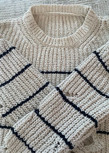 Yırtık detaylı kazak - Görsel 4