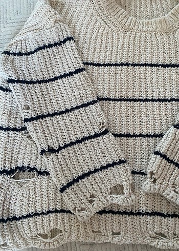 Yırtık detaylı kazak - Görsel 3