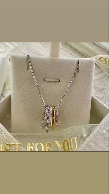 Swarovski Hyperbola Kolye