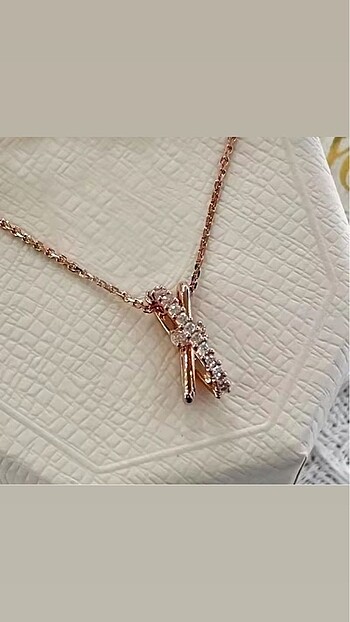 Swarovski Hyperbola Kolye
