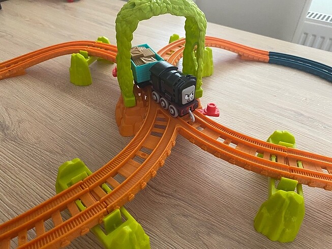 Beden Fisher Price Thomas oyun treni
