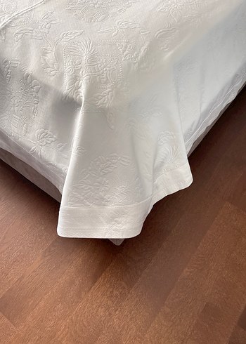 BEYAZ İTALYAN YATAK ÖRTÜSÜ - Görsel 2