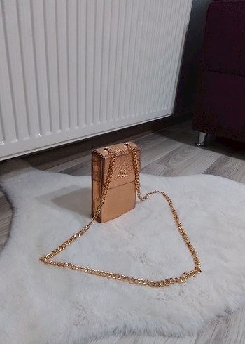 Diğer Zincir Detaylı Altın Renkli Vücut Zinciri