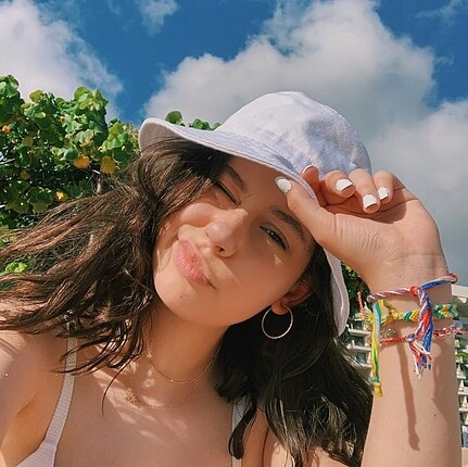 bucket hat