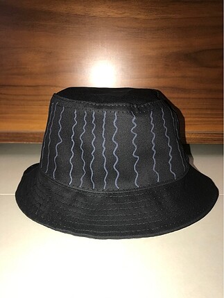 bucket hat