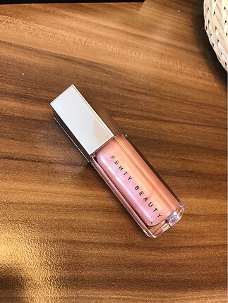 fenty beauty gloss bomb