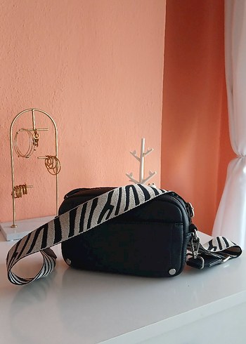 Beden siyah Renk Zebra Desenli Deri Kadın Omuz Çantası