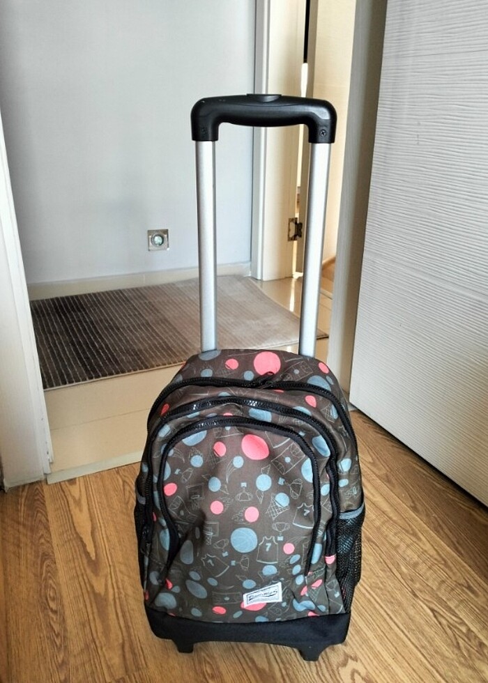 Coral High Tekerlekli Işıklı Sırt Çantası - Görsel 3