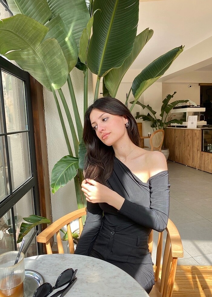 Alttan çıtçıtlı omuz detaylı bluz - Görsel 2