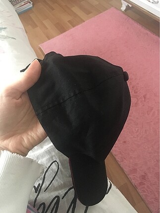  Beden Siyah şapka